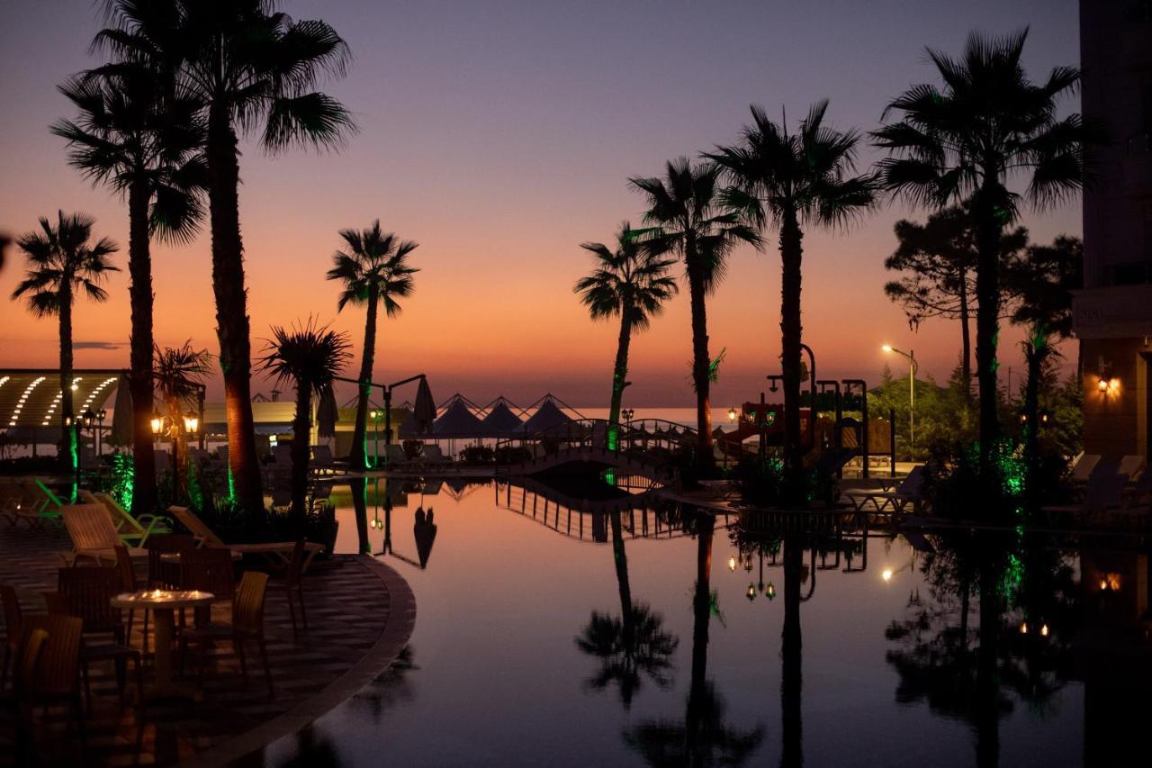 Grand Blue Fafa Resort & Spa Kryemëdhej Esterno foto